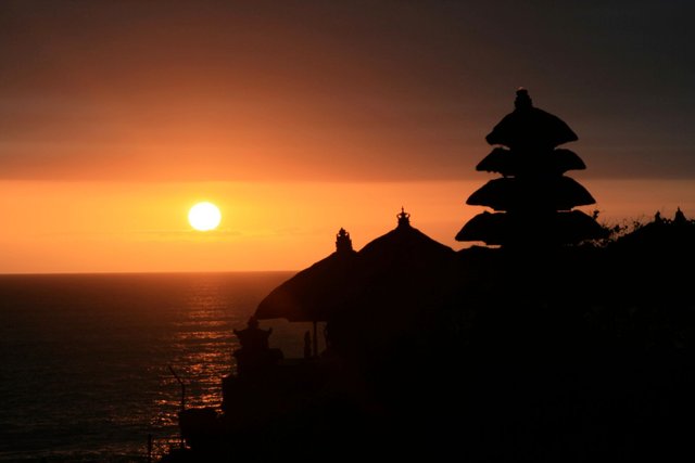 tanah-lot-temple-sunset.jpg