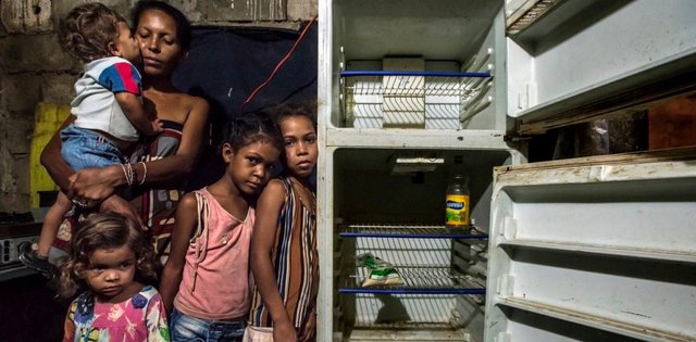 venezolanos-hambre-robar-comer-basura.jpg