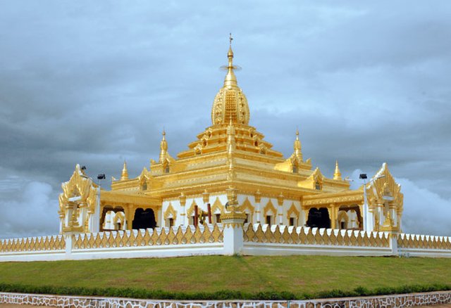 Maha-Ant-Htoo-Kan-Thar-Pagoda-Pyin-Oo-Lwin-Myanmar.jpg