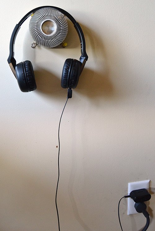 HeadphoneHanger.jpg