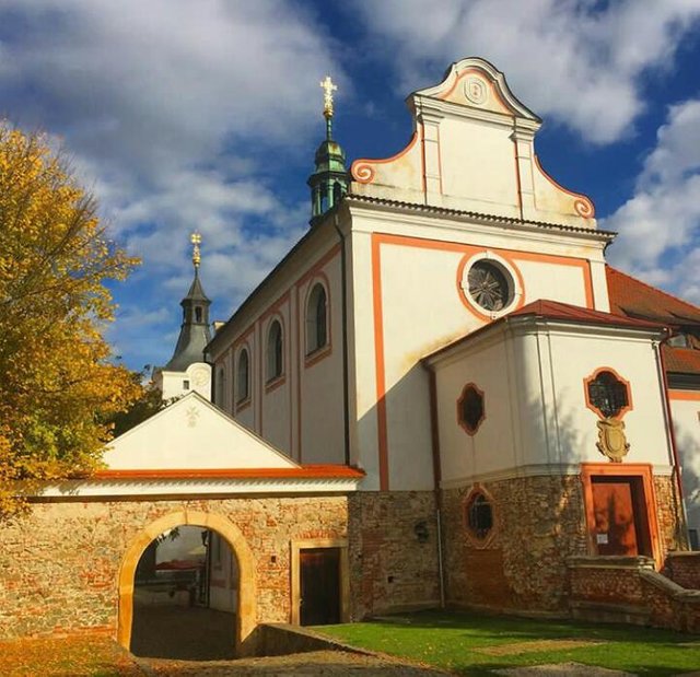 dobrichovice capilla barroca.jpg
