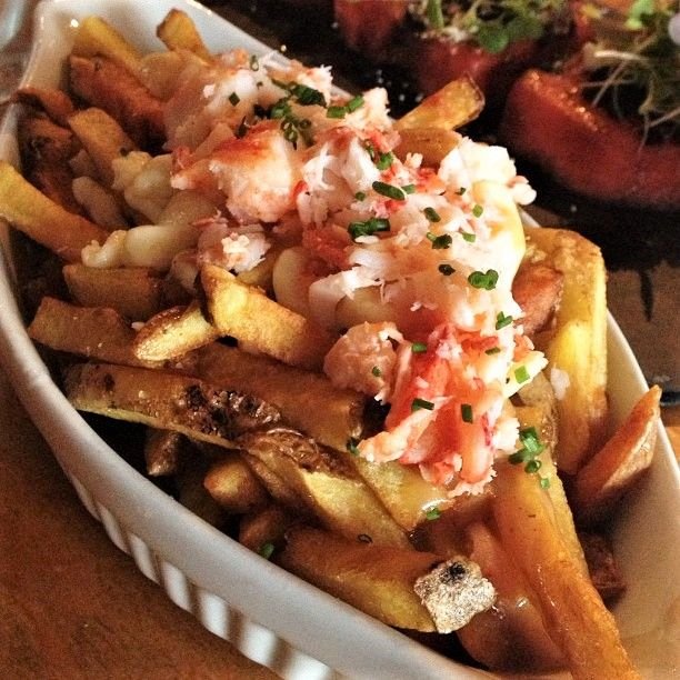 lobster poutine (2).jpg