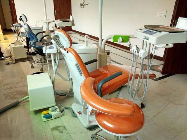 Dental Care n Cure Clinic Delhi (10).jpeg