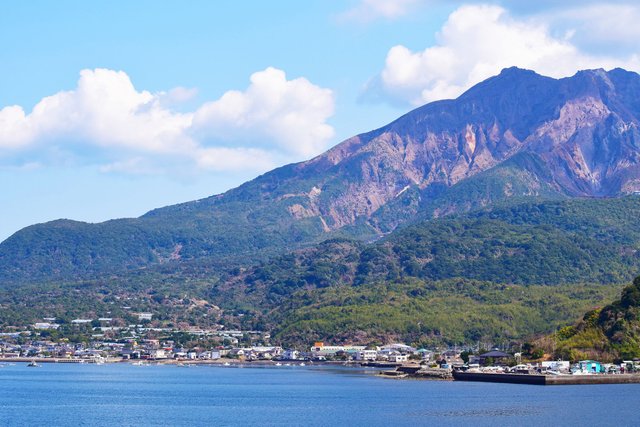 Sakurajima - robbieallenart.jpg