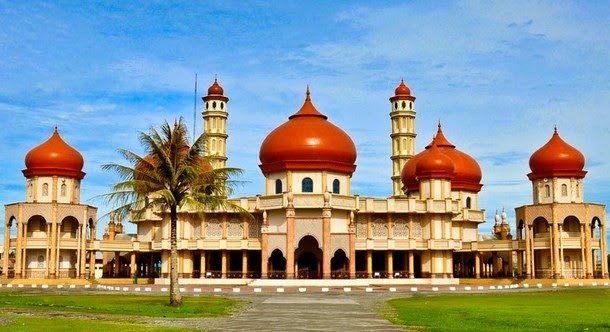 Masjid Agung Kota Meulaboh.jpg