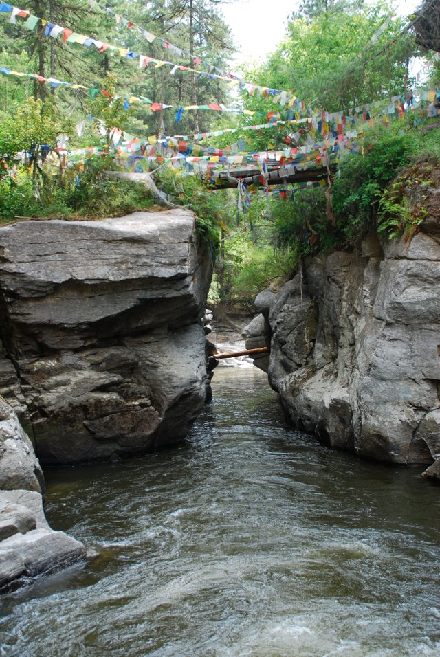 cMembartsho_Lake_in_Tang_Valley,_central_Bhutan.jpg