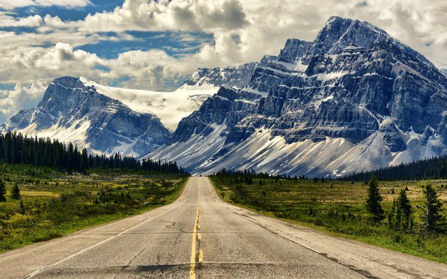 road-Alberta-Canada-Banff-icefields-parkway.jpg