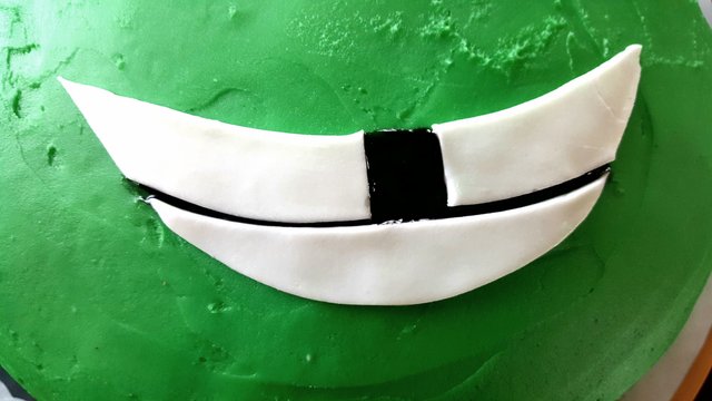 donnieCake_mouth.jpg