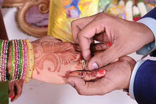 mehandi-2918573__340.jpg