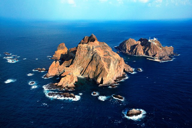 Dokdo-panorama.jpg