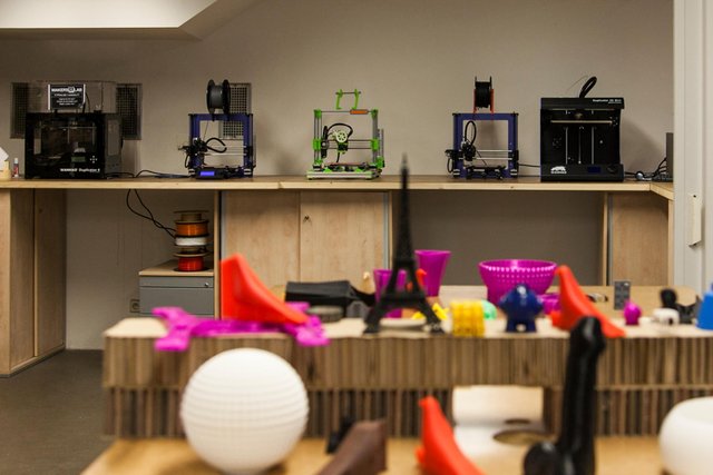 Paralelni Polis 3D printing shop.jpg