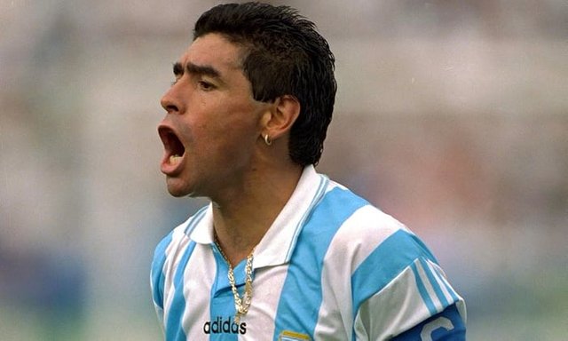Diego-Maradona-2.jpg