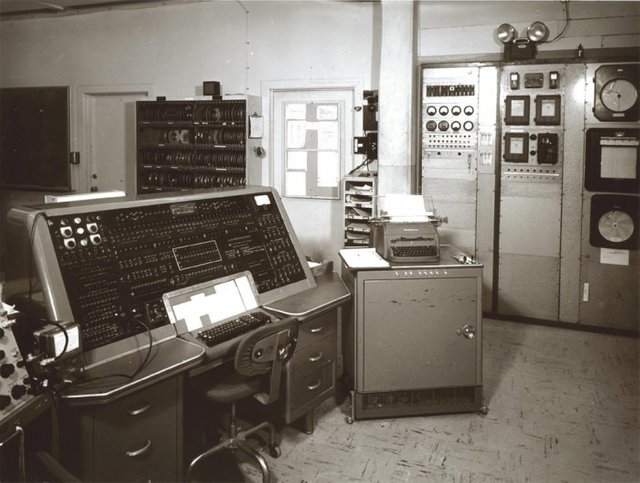 Univac.1.big_.jpg