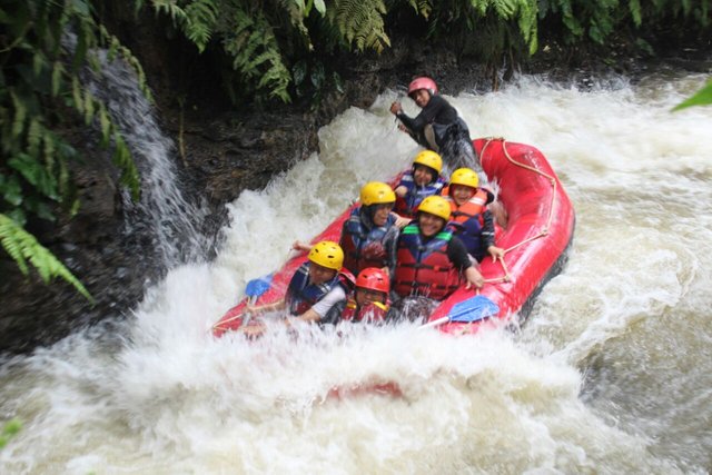 rafting 1.jpg