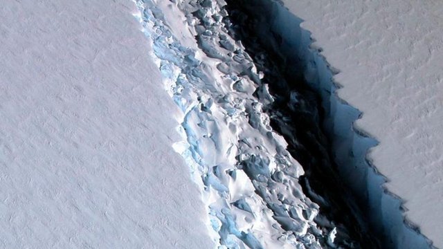 iceberg02-5512-kP8E-U11003599025267yDG-1024x576@LaStampa.it.jpg