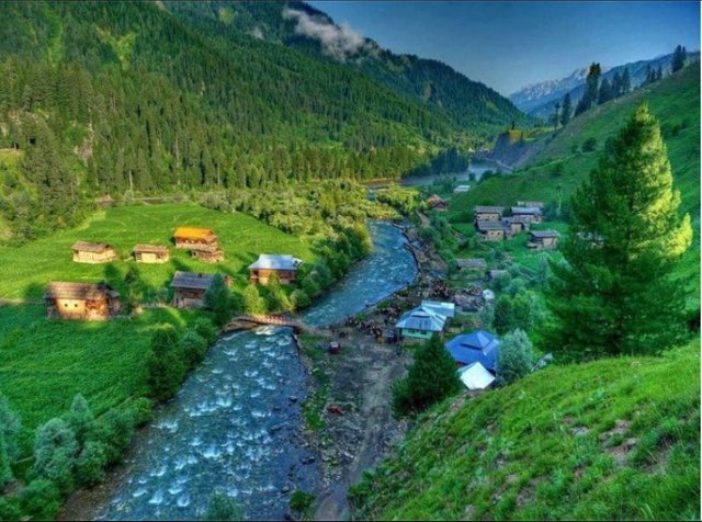Toobat-Neelum-Valley-Pakistan-750x558.jpg