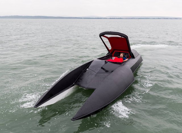 alpha-centauri-luxury-hydroplane-designboom-03.jpg