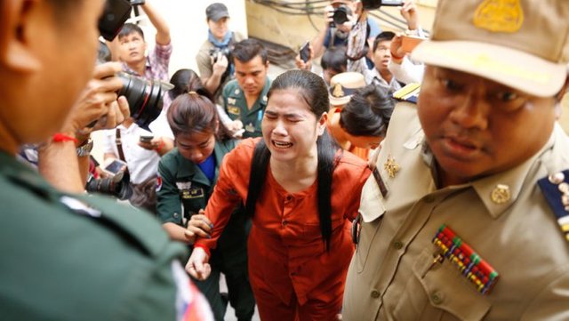 7_boeung_kak_activist_tep_vanny_escorted_by_officials_to_the_supreme_court_in_january_this_year_25_01_2017_0.jpg