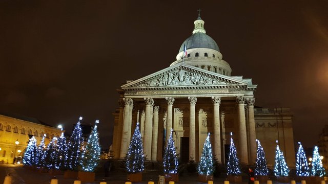 The pantheon christmas paris steemit fredrikaa.jpg