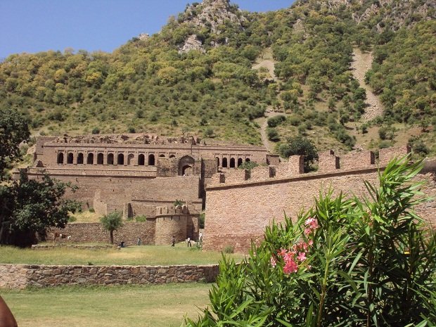 Bhangarh-Fort(3).jpg