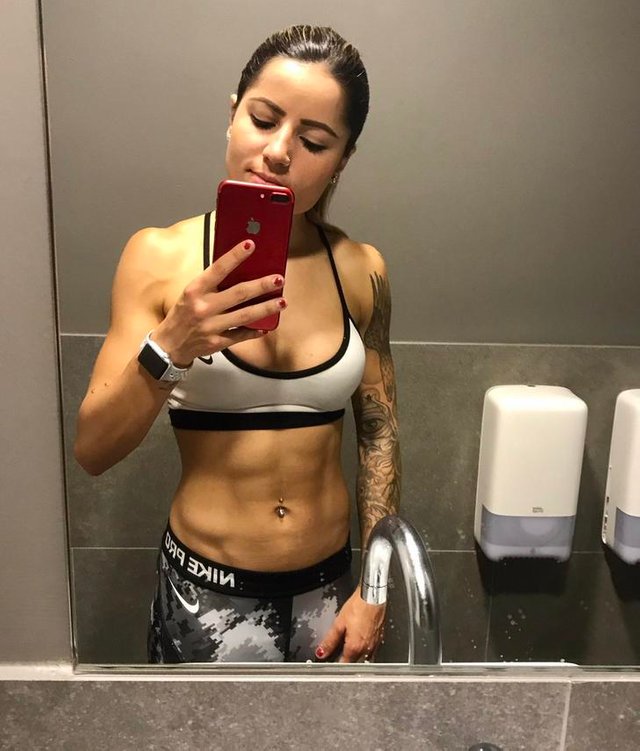 beautty and fitness queen.jpg