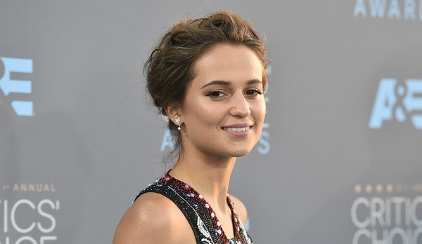 Bourne-5-Star-Alicia-Vikander.jpg