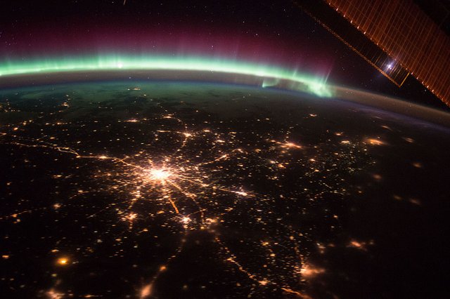 ISS-45_Moscow,_Russia_night_view.jpg