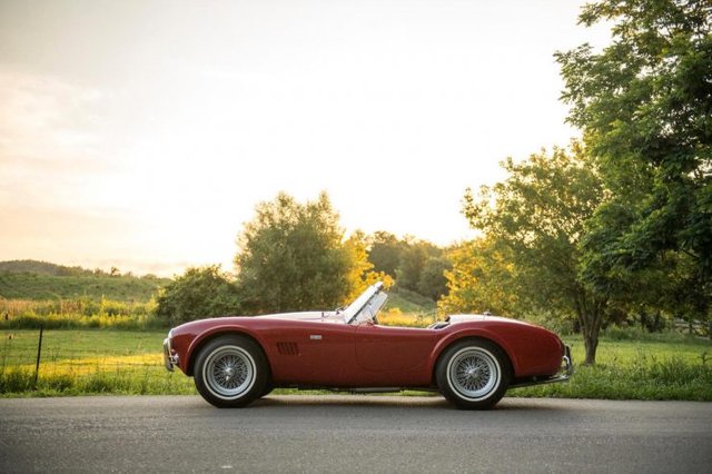 shelby-ac-cobra-289-31-740x492.jpg