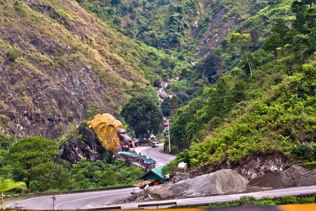 Views-along-Kennon-Rd-heading-to-Baguio-City-Aug-2011-05.jpg