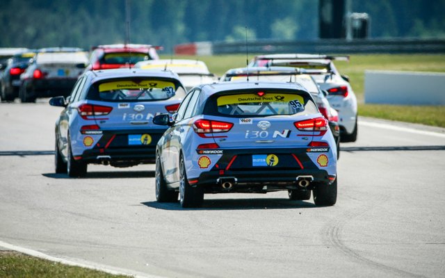 2017-24h-race-hyundai-i30-n-3-1610.jpg