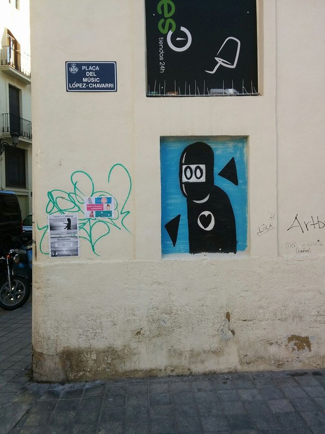 graffiti-valencia-spain-ninja-extraterrestre-love-amor-steemit-trenz (32).jpg