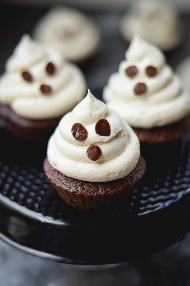 Ghostly Mocha Mint Chocolate Chip Cupcakes (9).jpg
