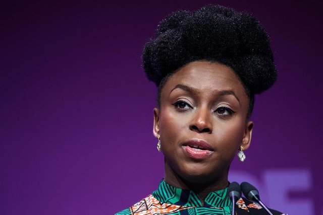 chimamanda-ngozi-adichie-1524472874.jpg