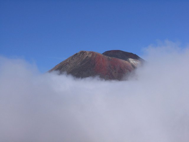 009 tongariro crossing (12).jpg