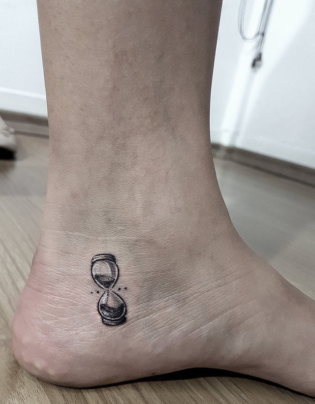 Tiny Hourglass Tattoo — Steemit