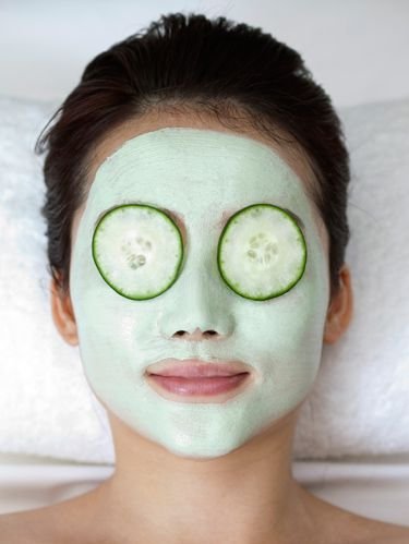 549b51ef2232d_-_rby-101-skin-tips-woman-green-mask-cucumber-eyes-lgn.jpg