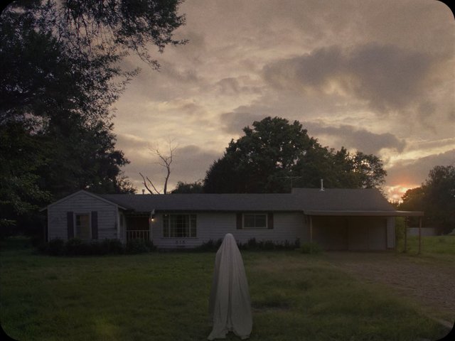 A Ghost Story 2017 (1080p x265 10bit Tigole).mkv_20171026_011610.511.jpg