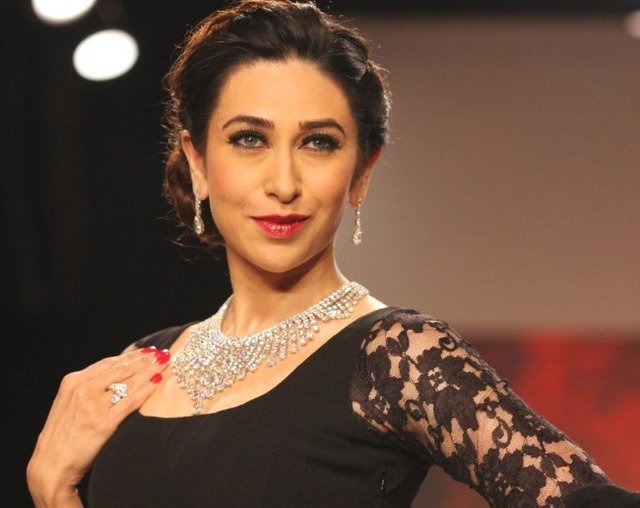 Karisma-Kapoor-education-qualification.jpg