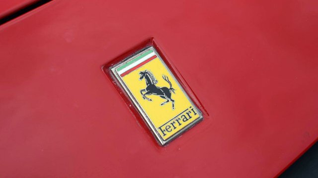 ferrari-logo-rectangle-bonnet-01.jpg