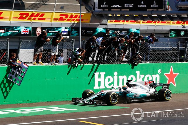 Lewis Hamilton Vence GP da Italia 2017.jpg