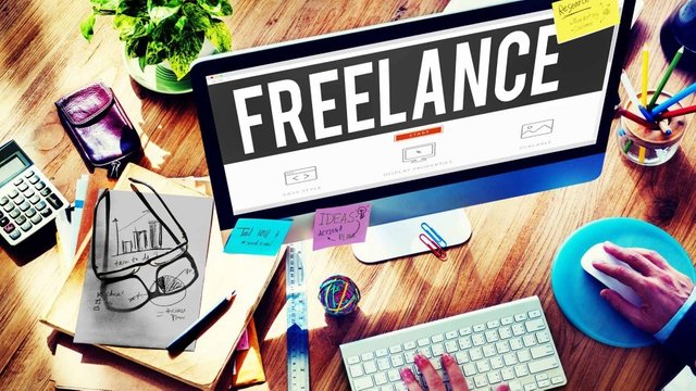 freelance-computer-918x516.jpg