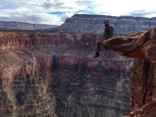 grandcanyoncliff.jpg