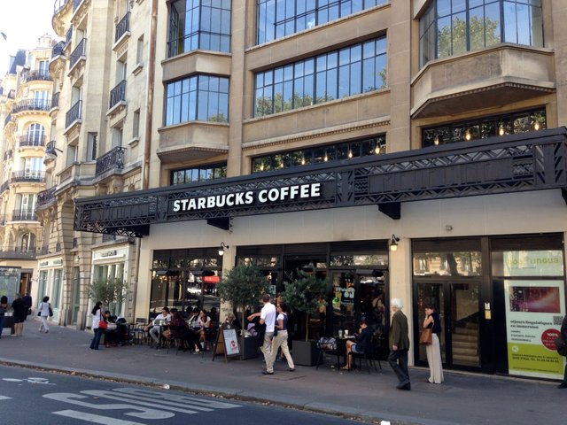 NextDoor LaDefense 14 Starbucks in Paris.jpg