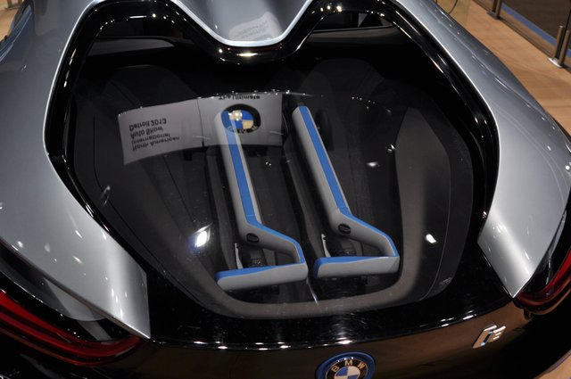 2018 BMW i8 engine.jpg