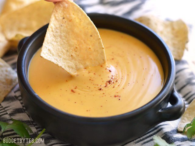 5-Minute-Nacho-Cheese-Sauce-dip1.jpg