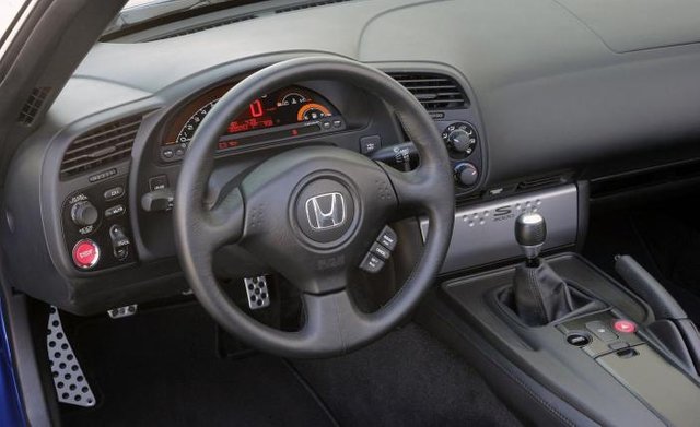 M_honda-s2000-interior.jpg