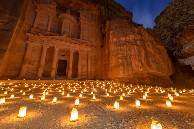 Petra-by-Night-in-Jordan.-by-Fadi-Bargoti-740x494.jpeg