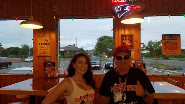 #Hooters1.jpg