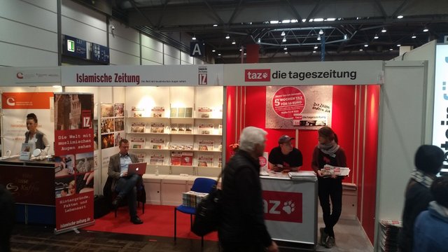 buchmesse 2018 taz islam.jpg