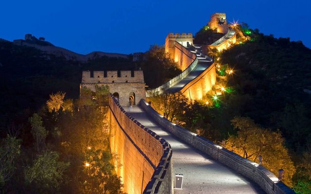 The-Great-Wall-Of-China-Lit-Up-At-Night.jpg